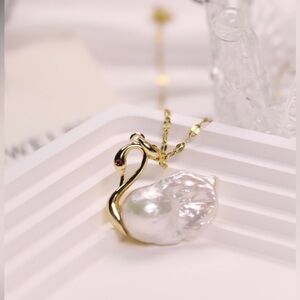 Large Swan Baroque Pearl Necklace